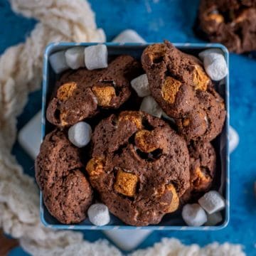 a bowl of Vegan Marshmallow Chocolate Cookies