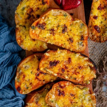 Air Fryer Garlic Bread served in a tray.