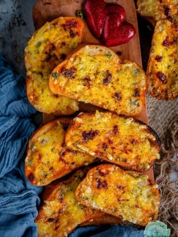 Air Fryer Garlic Bread served in a tray.