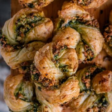 Vegetarian Spinach Paneer Puffs served in a tray.