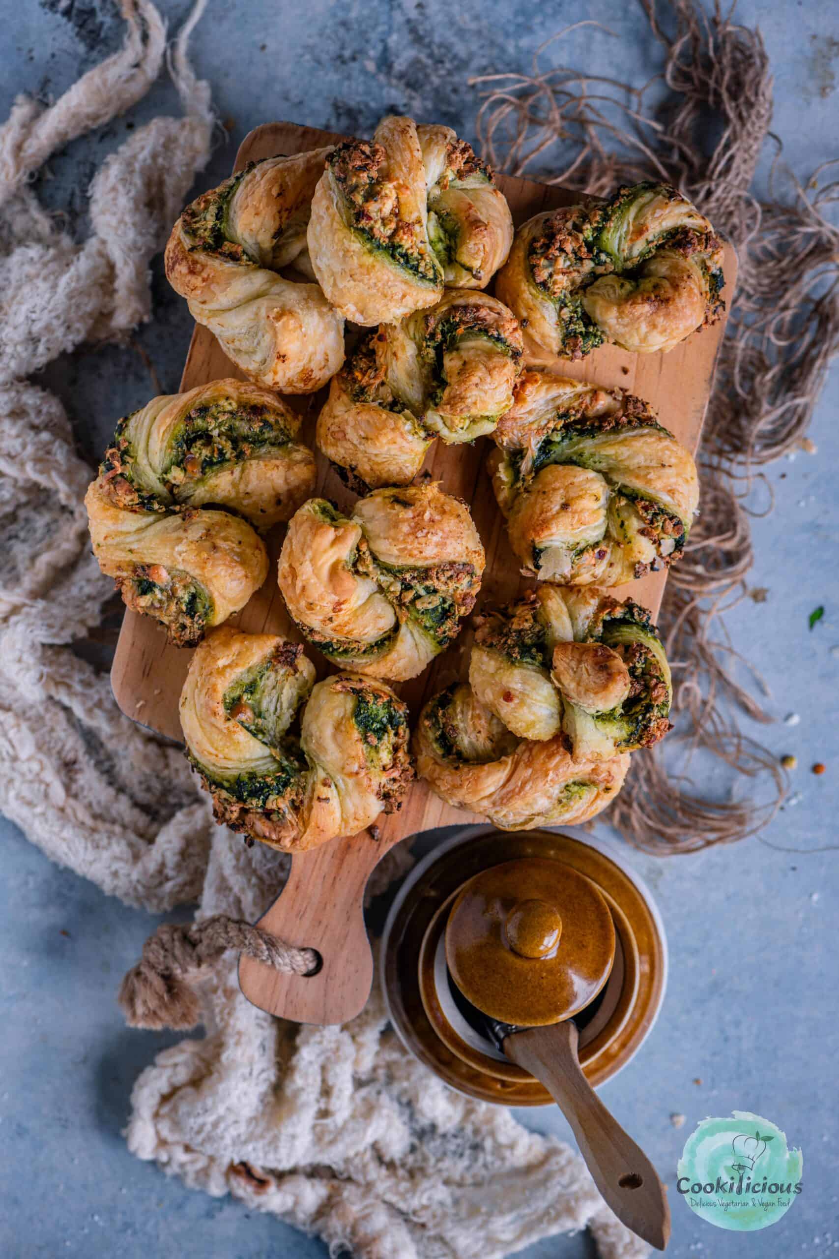 Flaky Spinach Puffs with paneer served in a tray.