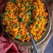 Easy tomato rice recipe, gluten-free and vegan, perfect for lunch or dinner.