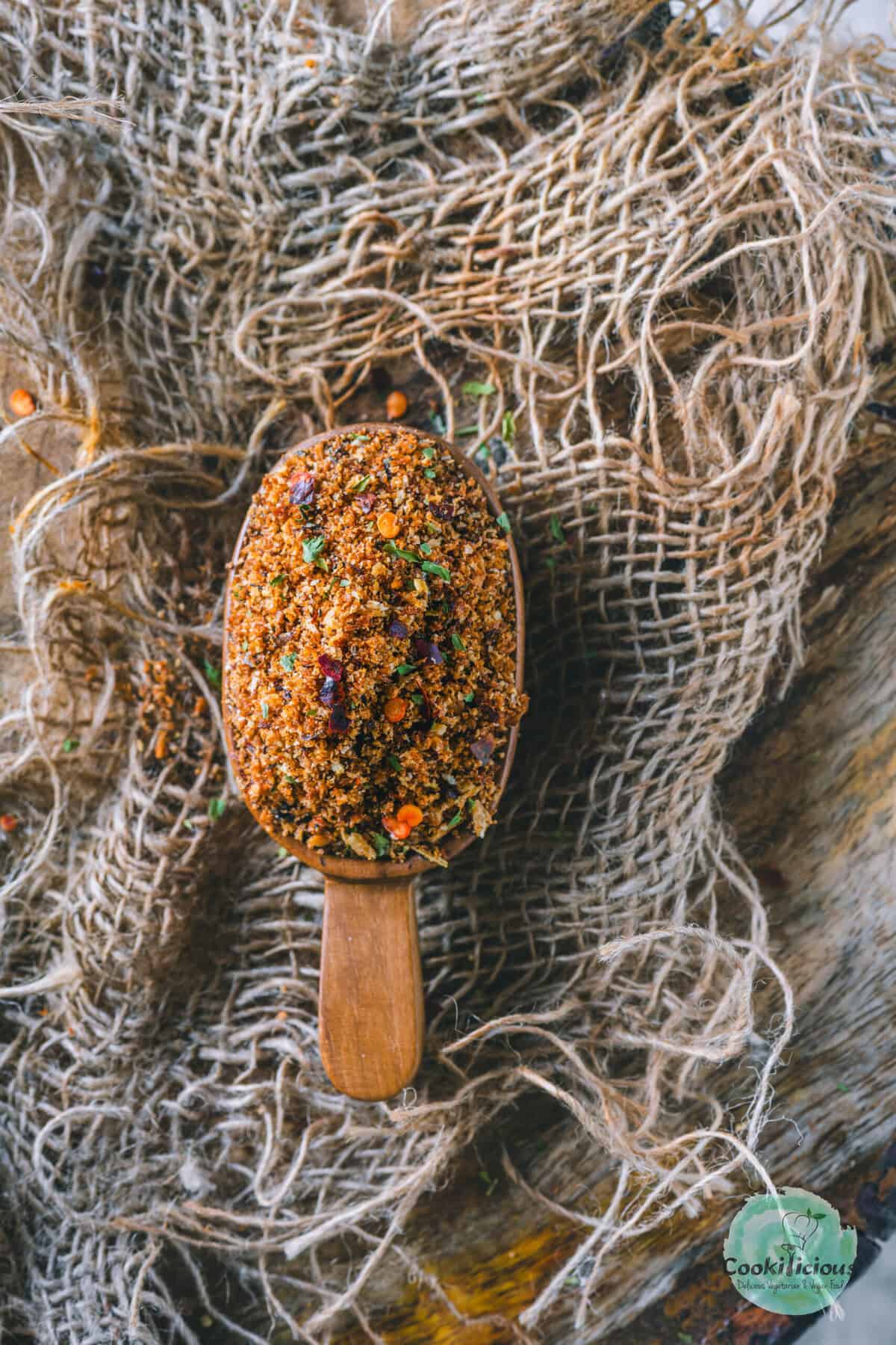 Easy homemade pangrattato recipe – crunchy Italian breadcrumbs for pasta, soups, and salads.